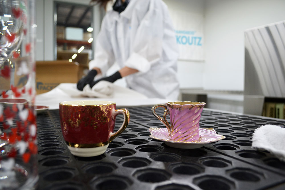 Blue Kangaroo Packoutz content restoration franchise restoring mugs and tea cups
